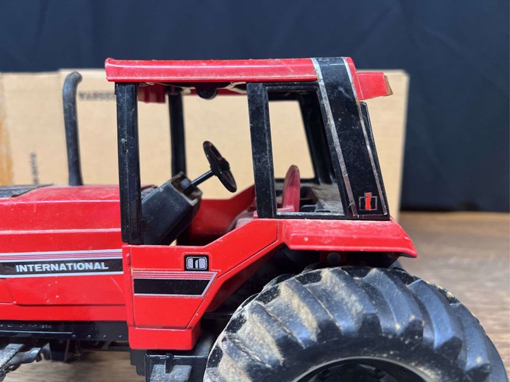 1/16-ih-5488-nib-ertl-image-12