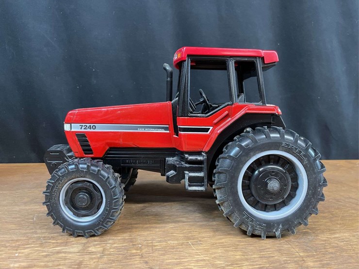 1/16-case-ih-magnum-7240-1994-farm-show-nib-ertl-image-3