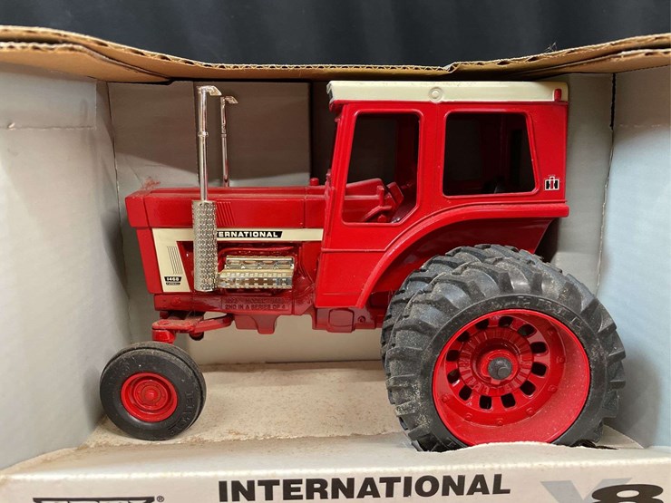 1/16-ih-1468-nib-ertl-image-7