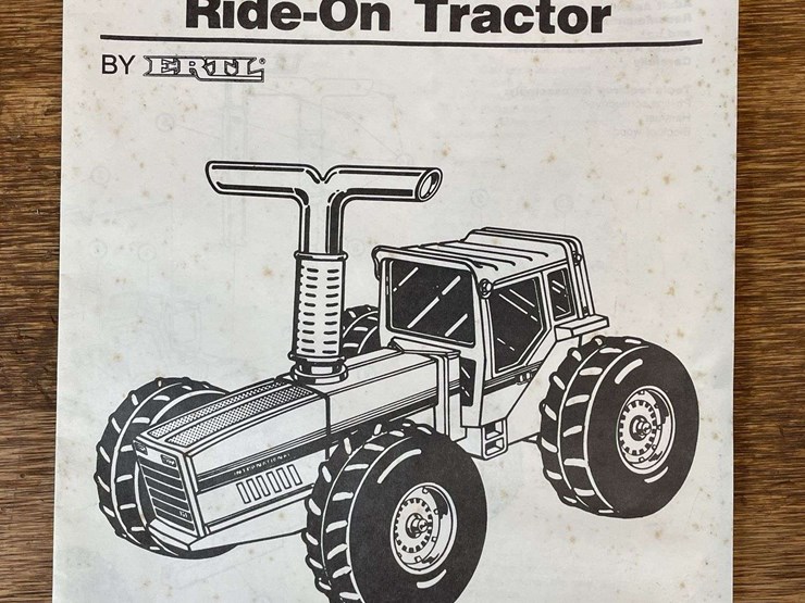 ih-2+2-ride-on-tractor-nib-ertl-image-12