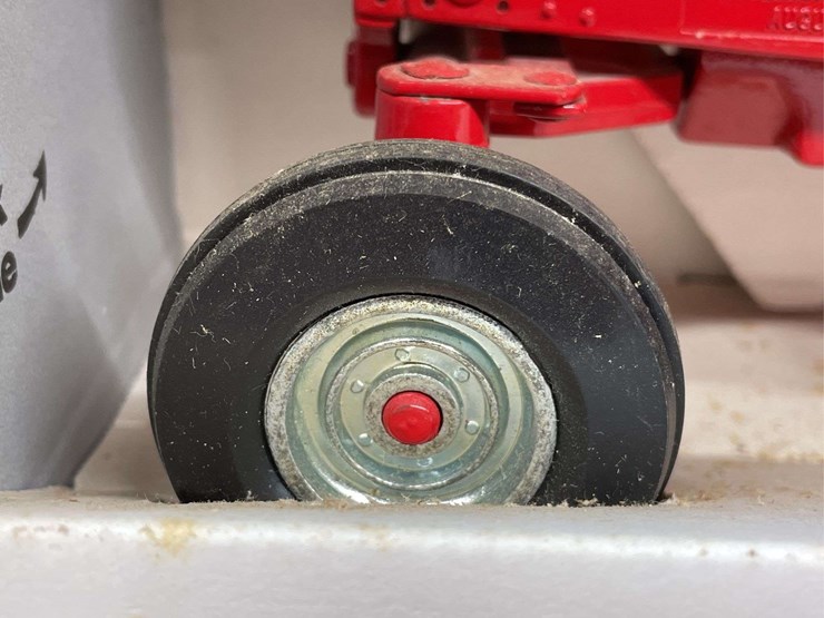 1/16-ih-1066-5-millionth-nib-ertl-image-8