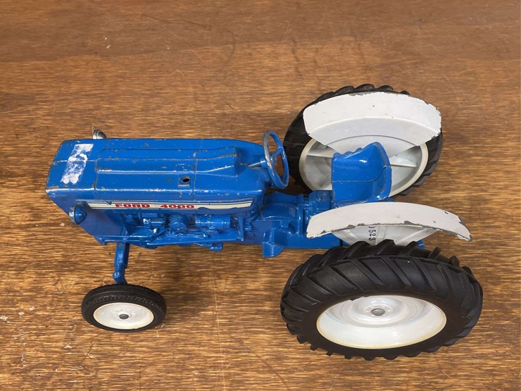 ford-4000-image-10