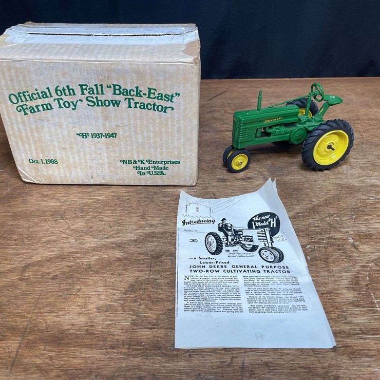 1/16 John Deere H 1988 Back East NIB NB&K
