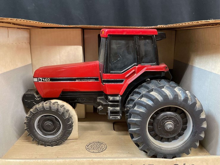1/16-case-ih-magnum-7140-special-edition-nib-ertl-image-8