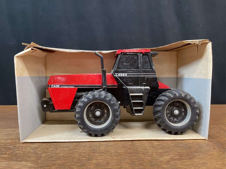 1/16-case-ih-4994-nib-ertl-image-1