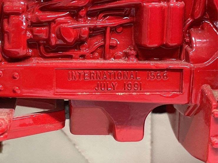 1/16-ih-1566-nib-ertl-image-10