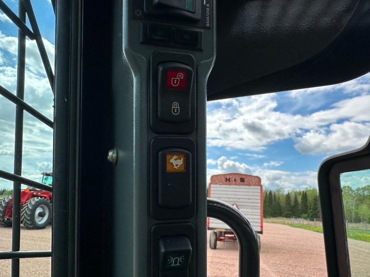 2018-new-holland-l228-image-38