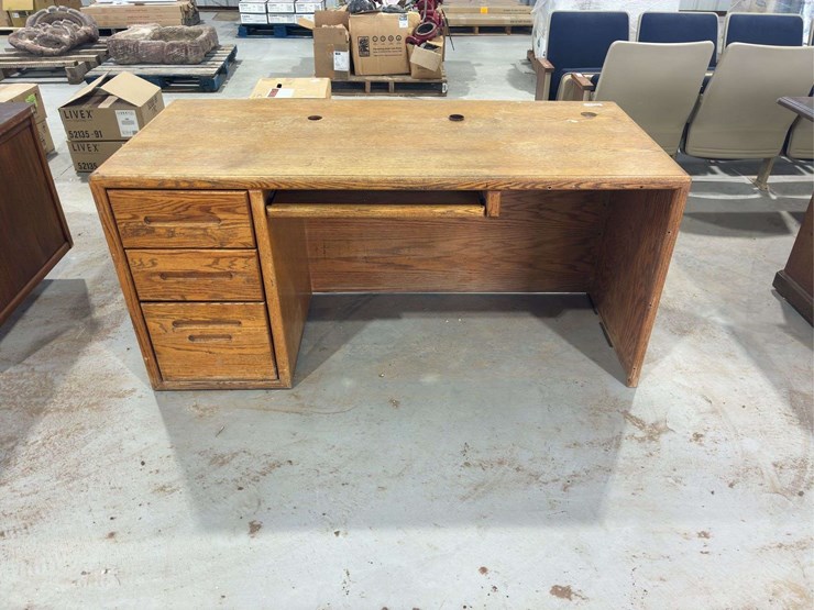 wooden-desk-image-1
