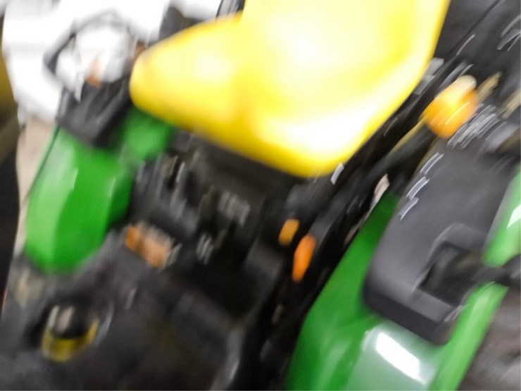 john-deere-2320-image-31