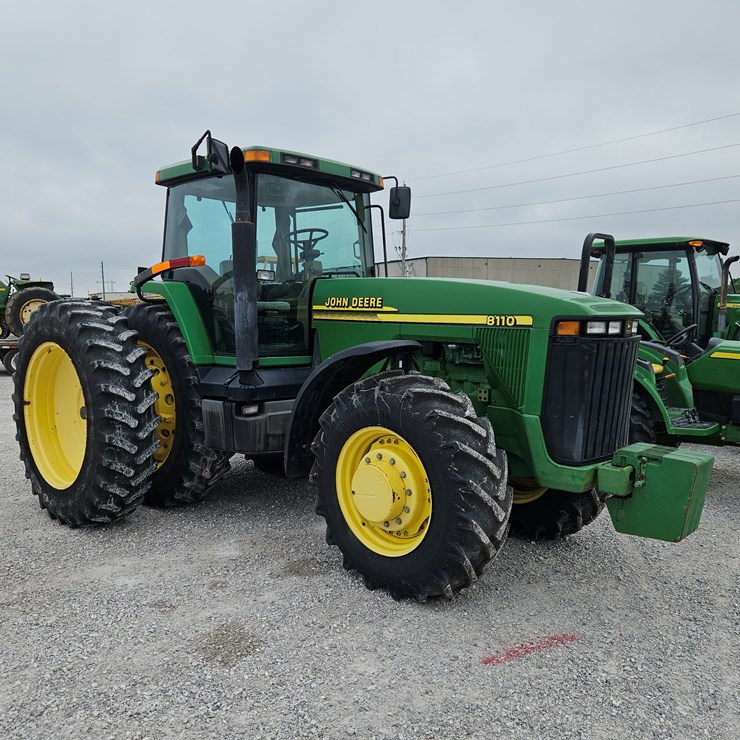 2001 JOHN DEERE 8110