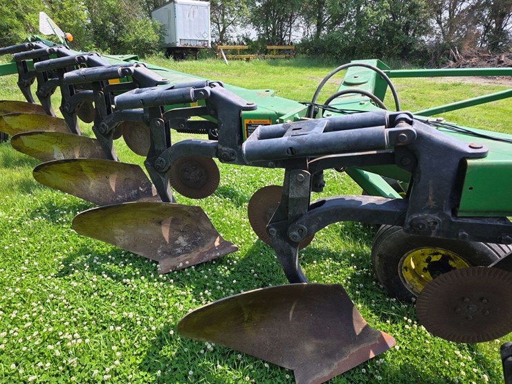 john-deere-3710-image-11