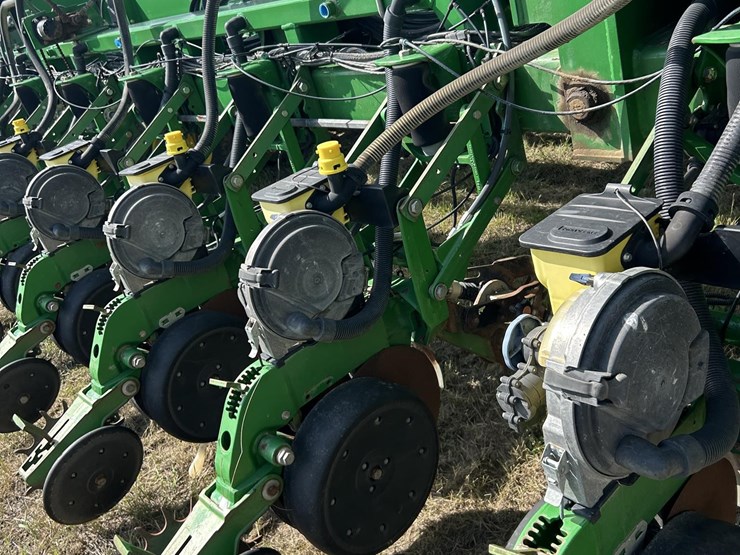 2009-john-deere-db80-image-55