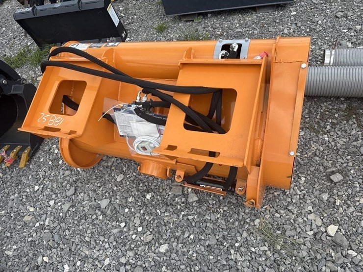 land-honor-skid-steer-concrete-mixer-image-1