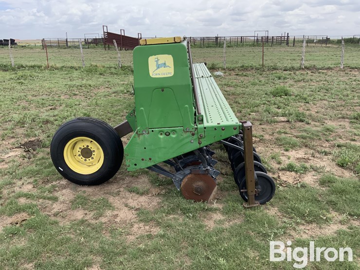 john-deere-520-image-4
