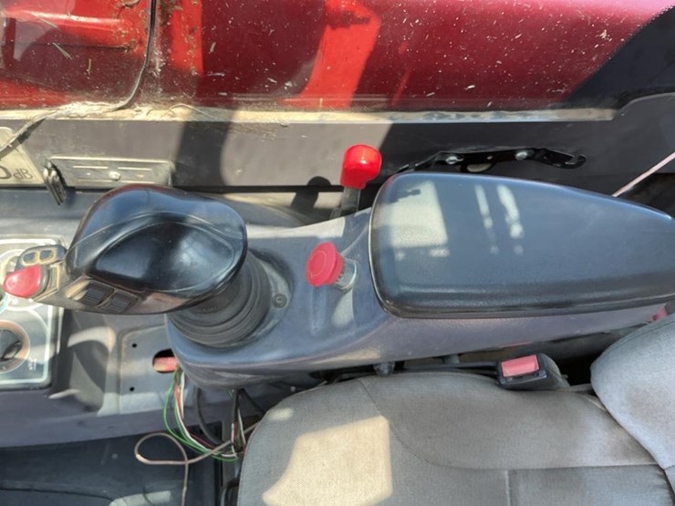 2016-manitou-mlt840-115-ps-image-52