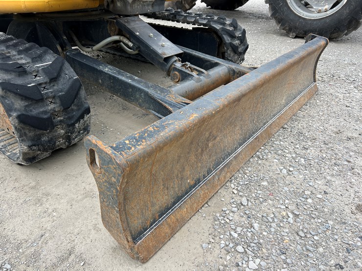2020-deere-35g-image-22