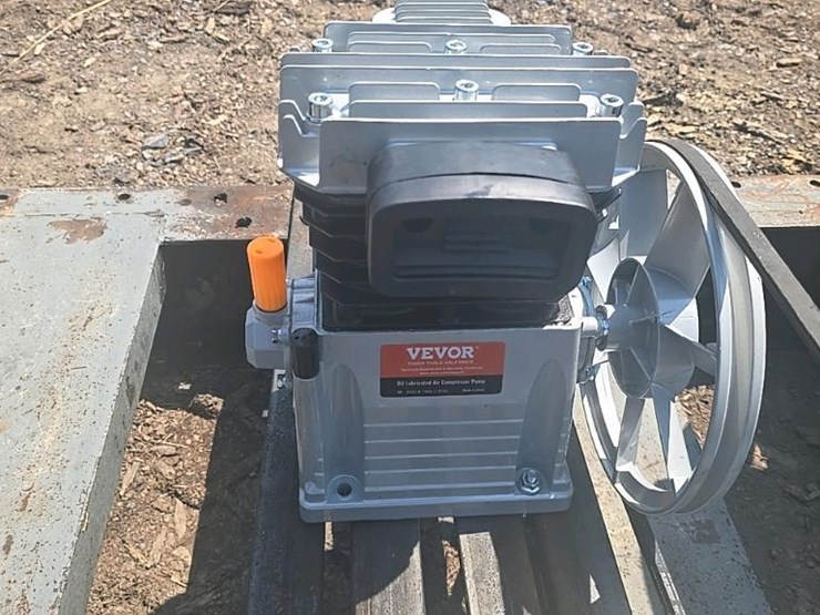 #146-•-iveco-power-unit-with-air-compressor-and-generator-image-37