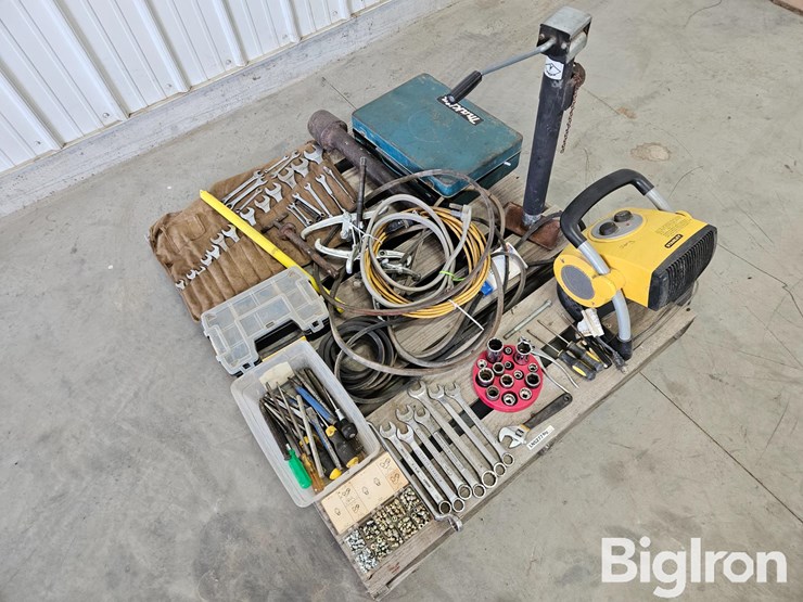 pallet-of-misc.-tools,-parts,-&-fasteners-image-2