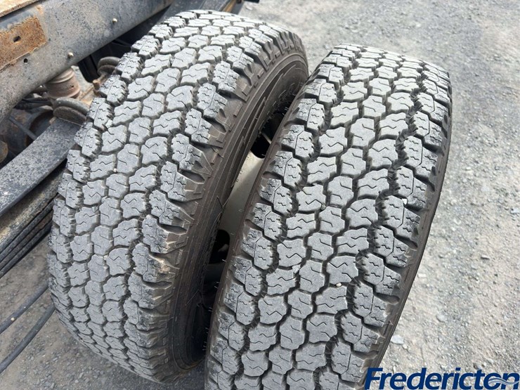 2020-ford-f350-xl-image-12