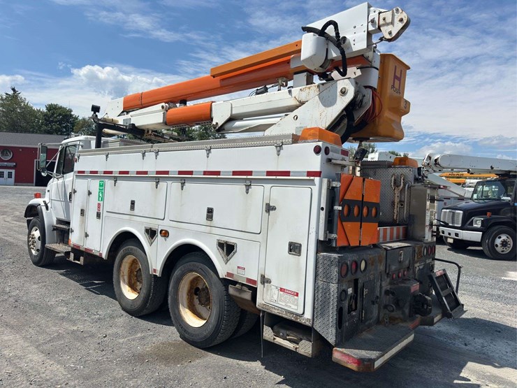 2002-freightliner-fl80-image-4