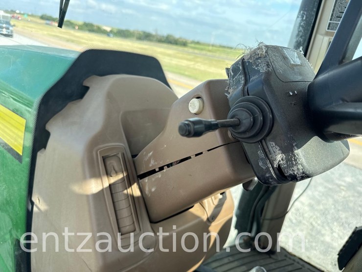 2005-john-deere-8320-image-33