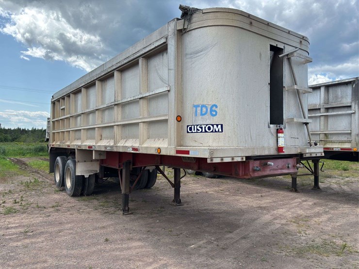 1990-custom-trailer-image-2