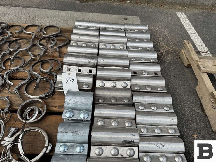 miscellaneous-stainless-steel-pipe-clamps-and-joiners-image-4