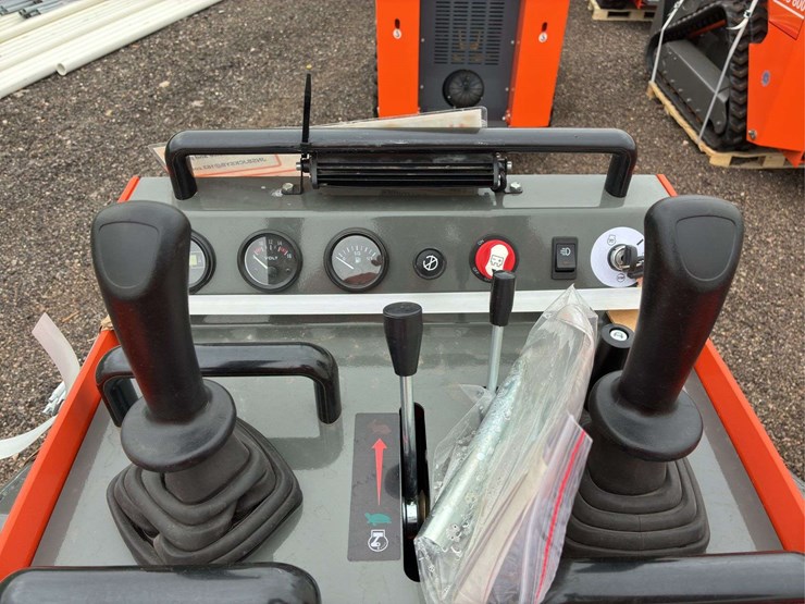 mini-2024-hrc600-skid-steer-image-11