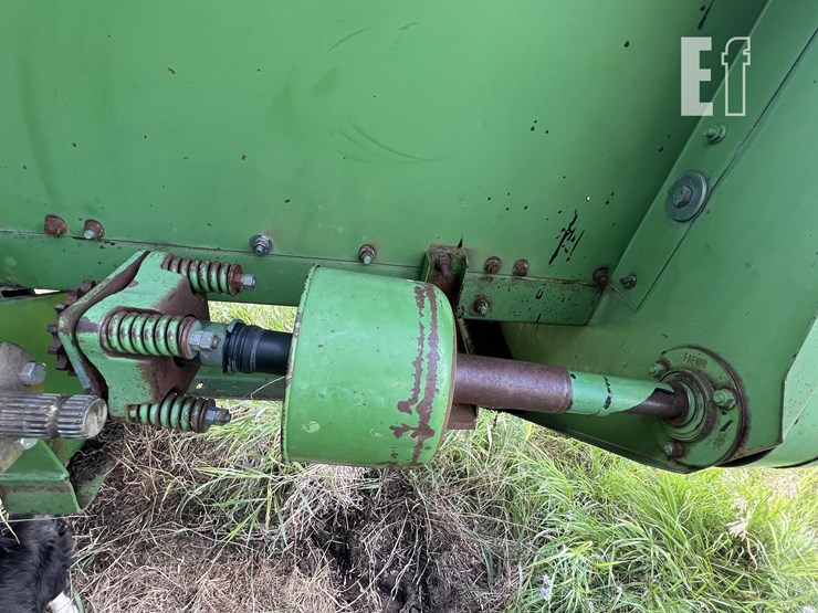 john-deere-212-image-4