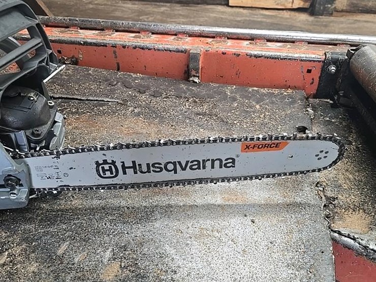 #100-•-2023-husqvarna-550-xp-chain-saw-image-10