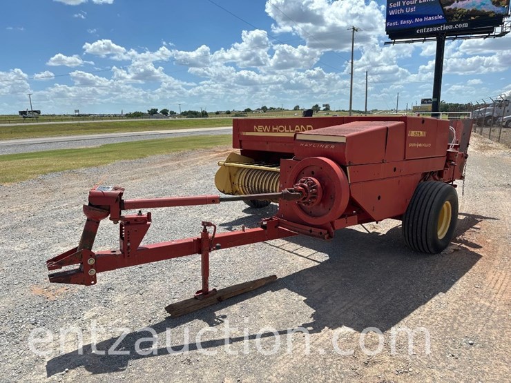 new-holland-326-image-1