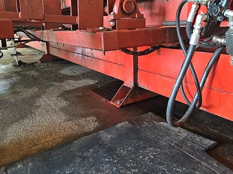 #115-•-roll-case-with-conveyor-and-side-transfer-deck-image-31