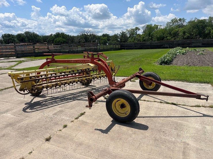 new-holland-260-image-1