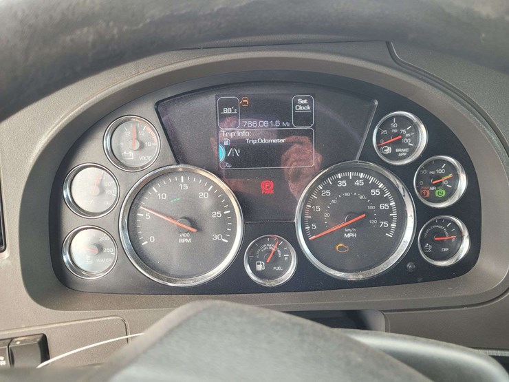 2017-kenworth-t680-image-14