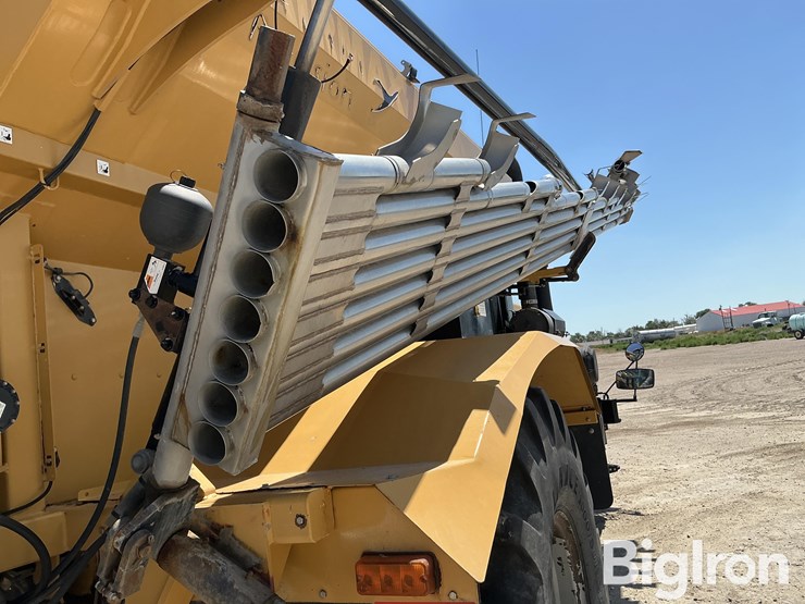 2012-terragator-8300-self-propelled-floater-dry-fertilizer-spreader-w/airmax-image-18
