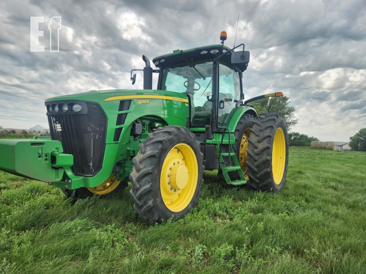 2010-john-deere-8245r-image-1