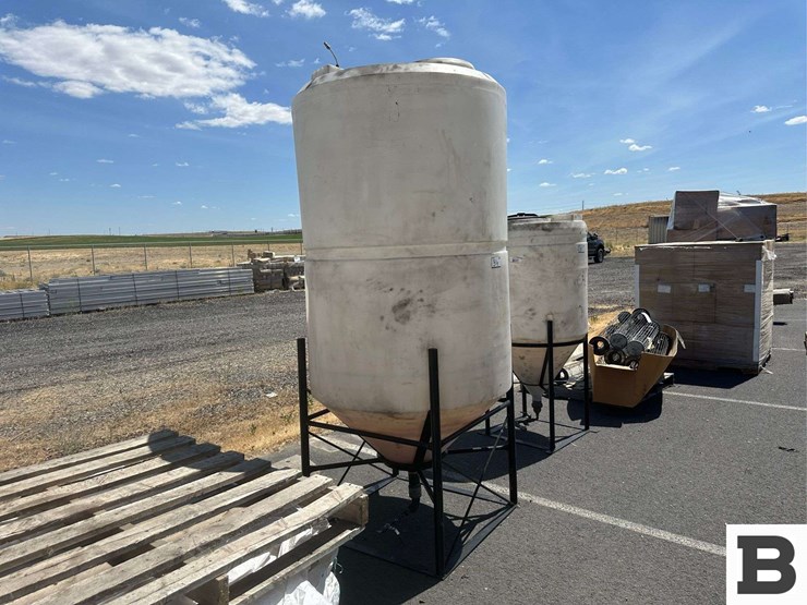 ace-roto-mold-350-gallon-vertical-tank-image-4
