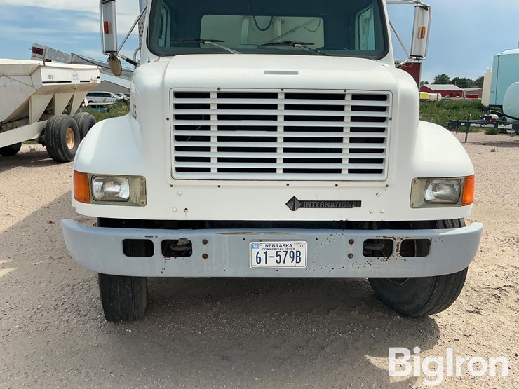 1997-international-4700-image-10