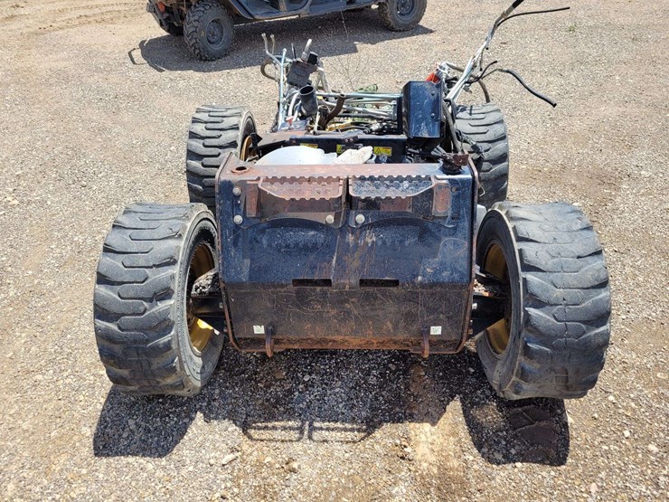 bottom-half-of-gutted-skid-steer-image-5