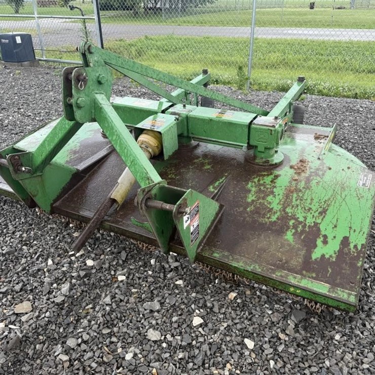 JOHN DEERE 8
