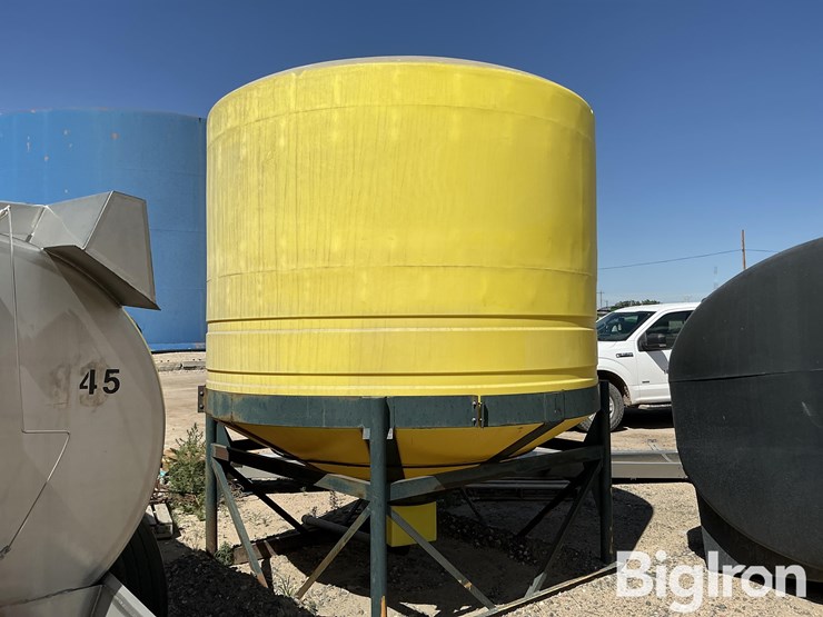 2000-gallon-cone-bottom-tank-image-4