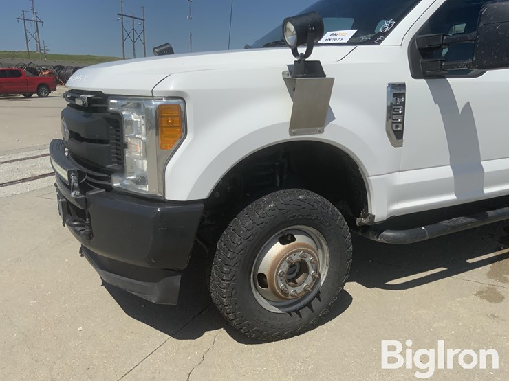 2017-ford-f350-xl-image-11