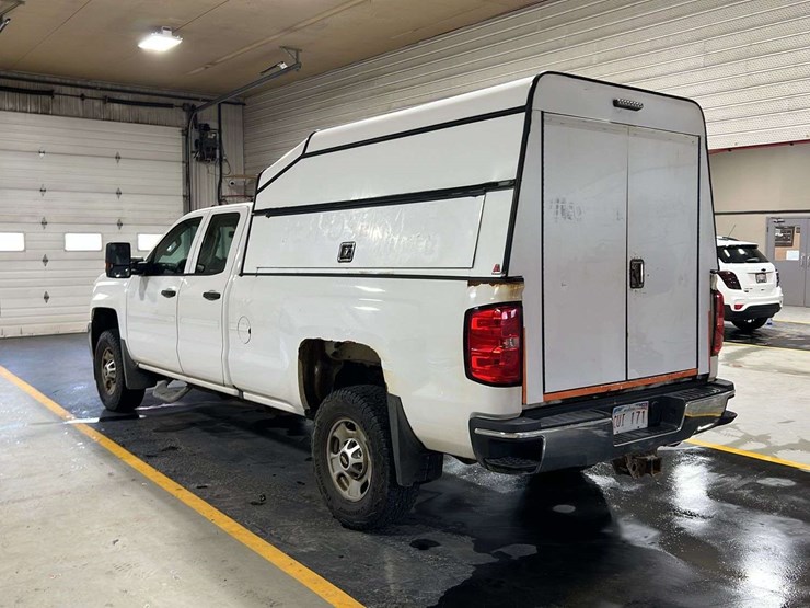 2018-chevrolet-silverado-2500hd-image-3