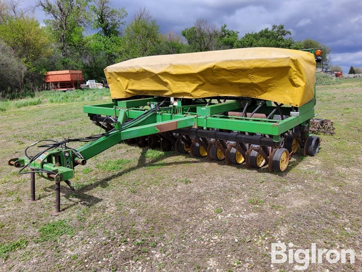 john-deere-750-image-1