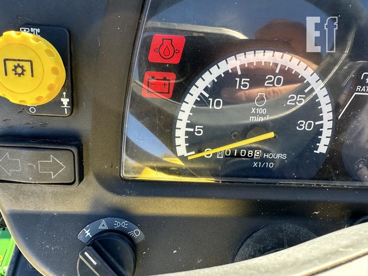 2015-john-deere-2025r-image-23