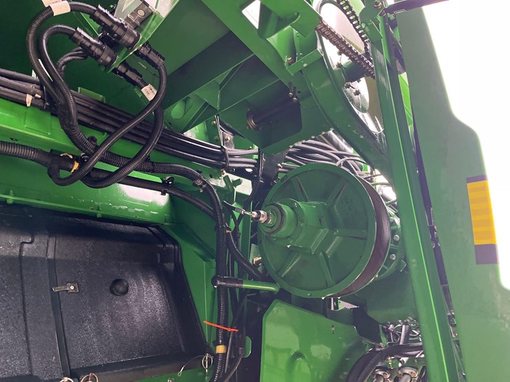 2011-john-deere-9770-sts-image-9