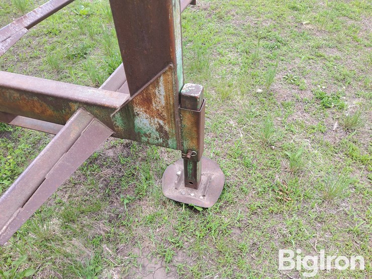atwood-gooseneck-bale-hauler-image-13