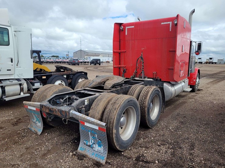 2007-peterbilt-379-image-3