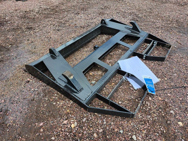 2025-cfg-wheel-loader-forks-image-4