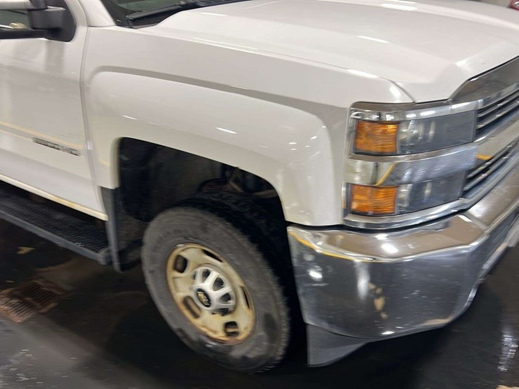 2016-chevrolet-silverado-2500hd-image-38